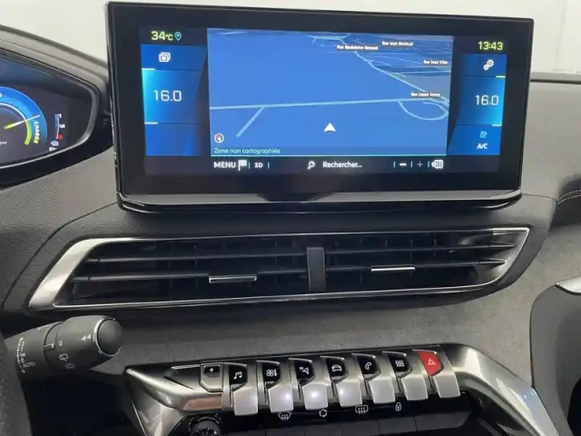 Peugeot 3008 hybrid 225 e-eat8 — photo 21