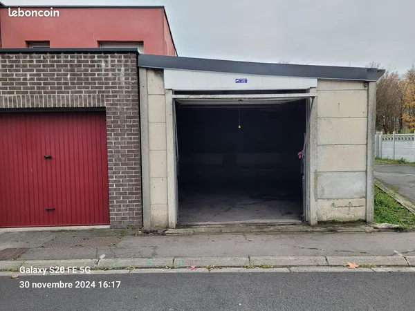 Local garage box securisé pour stockage à louer 36m²