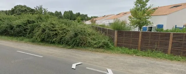 Terrain 759 m²