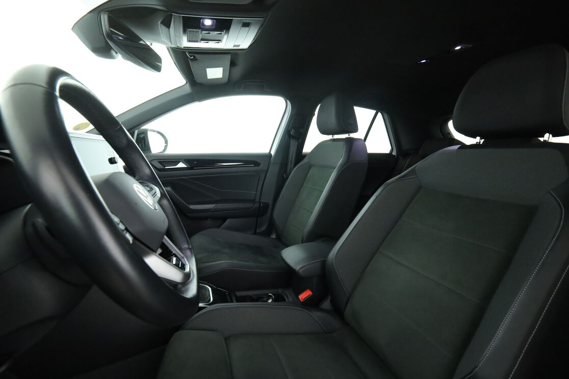 Volkswagen T-Roc 2.0 TDI R-Line DSG7 — photo 9