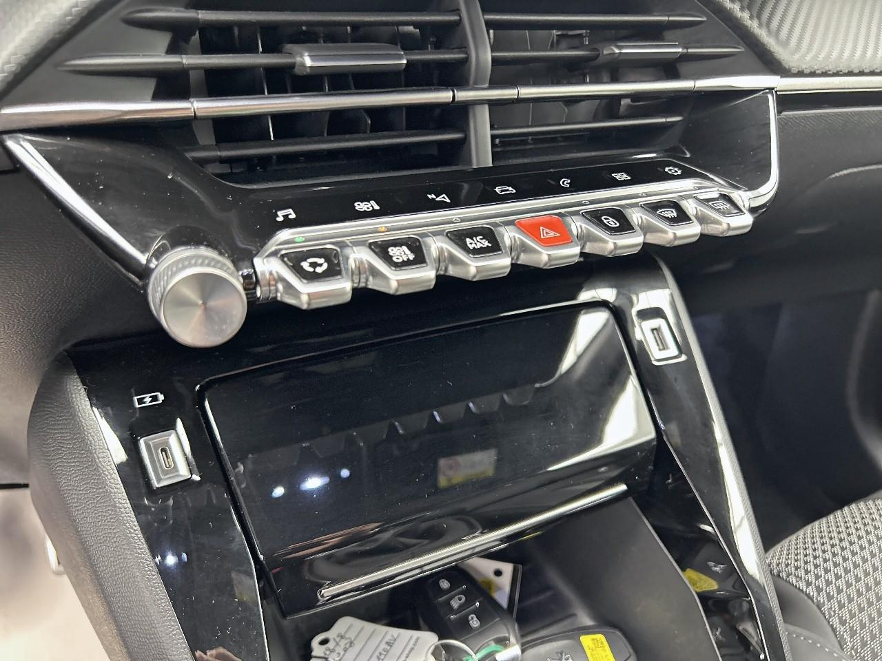 Peugeot 208 puretech 100 s&s bvm6 gt — photo 26