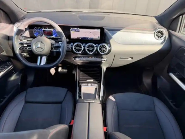 Mercedes Eqa 250+ amg line — photo 10