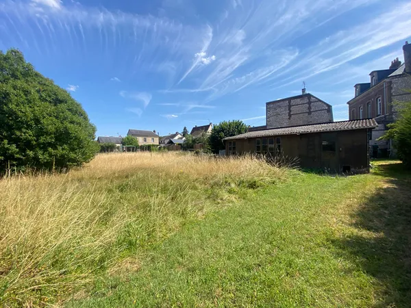 Terrain exceptionnel de 1566 m² à Caudebec-lès-Elbeuf à vendre - Réf. 3282