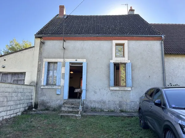 A VENDRE - Maison 3 pièces à rénover avec jardin à Ceaulmont