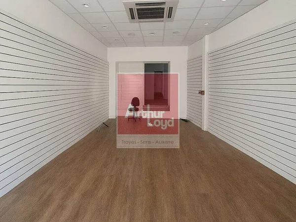 Local commercial 120 m²
