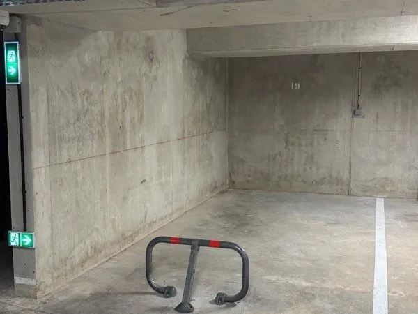 Place Parking sous-sol avec prise IRVE