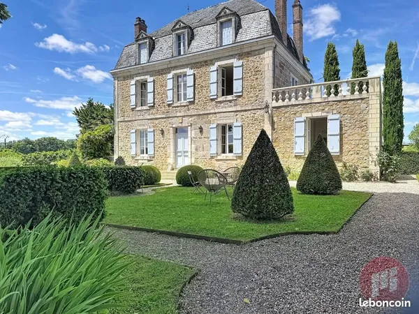 Maison 9 pièces 233 m²