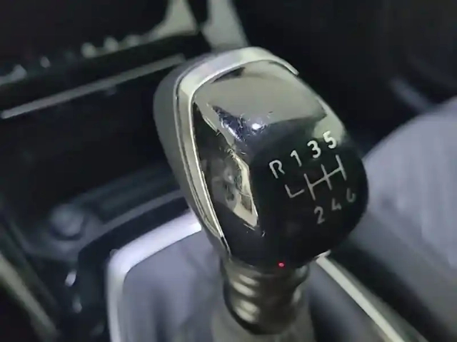 Peugeot 208 100 s&amp;s bvm6 — photo 17