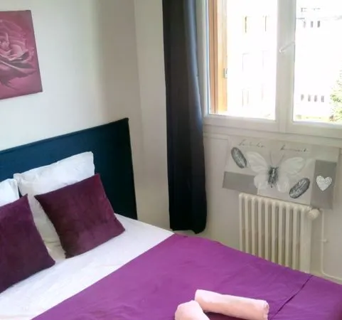 Maison type F4 meublée et refaite à neuf, en triplex, cuisine séparée, jardin, à 5 minutes à pied de
