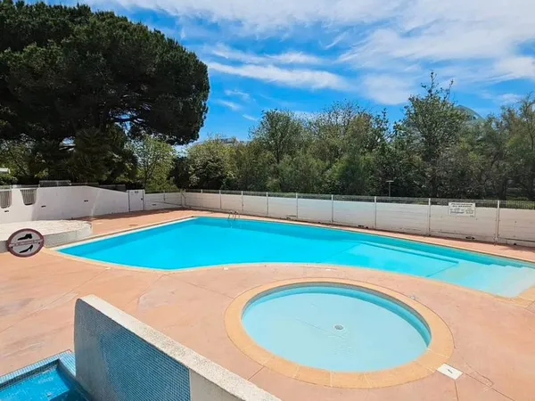 Studio meublé - le couchant - résidence avec piscine