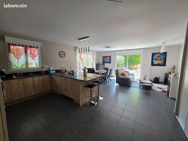 Maison moderne et confortable