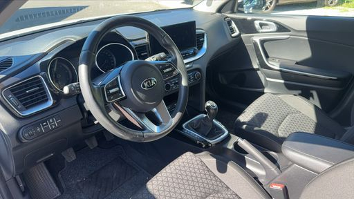 Kia Ceed 1.6 CRDi 136 - Active – 2021 – 61483 km – Diesel – Boîte Manuelle — photo 14