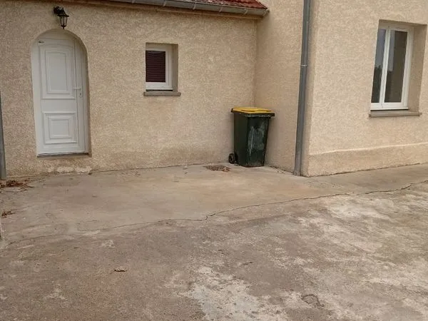 Loue maison charbonnieres