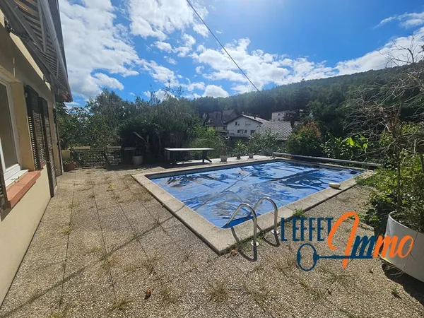 Maison familiale avec piscine et appartement indépendant