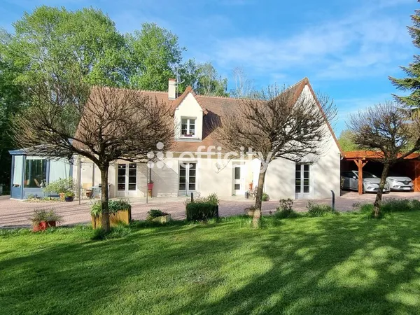 Maison 8 pièces 235 m²