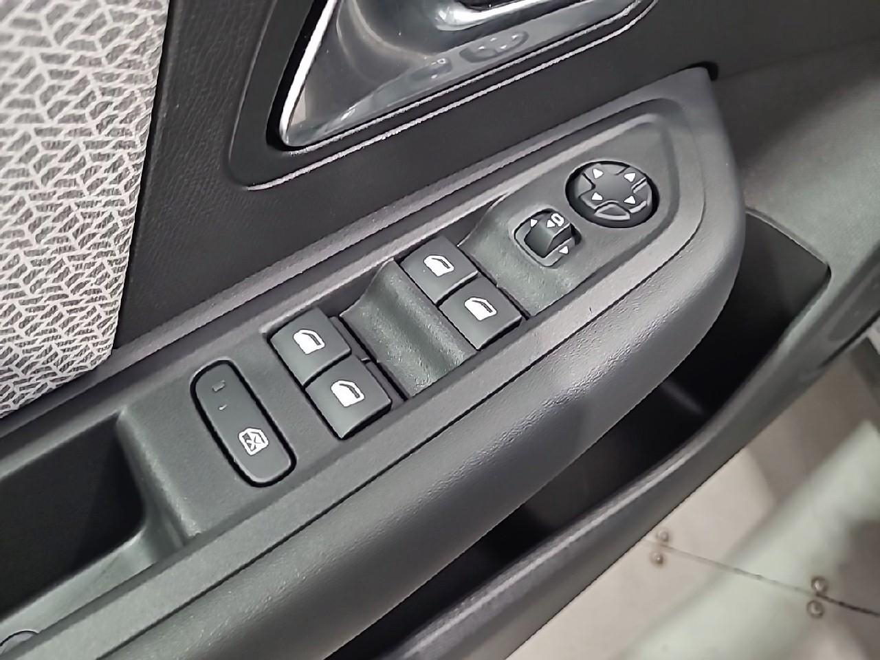 Citroën C4 X puretech 130 s&s eat8 shine — photo 20