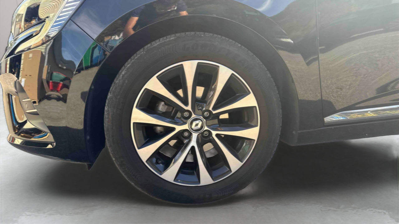 Renault Clio TCe 90 — photo 14