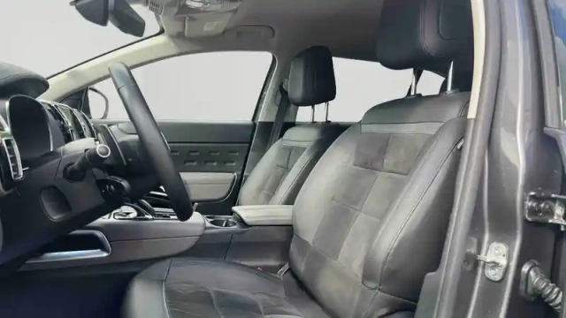 Citroën C5 Aircross hybride rechargeable 225 s&amp;s e-eat8 — photo 12
