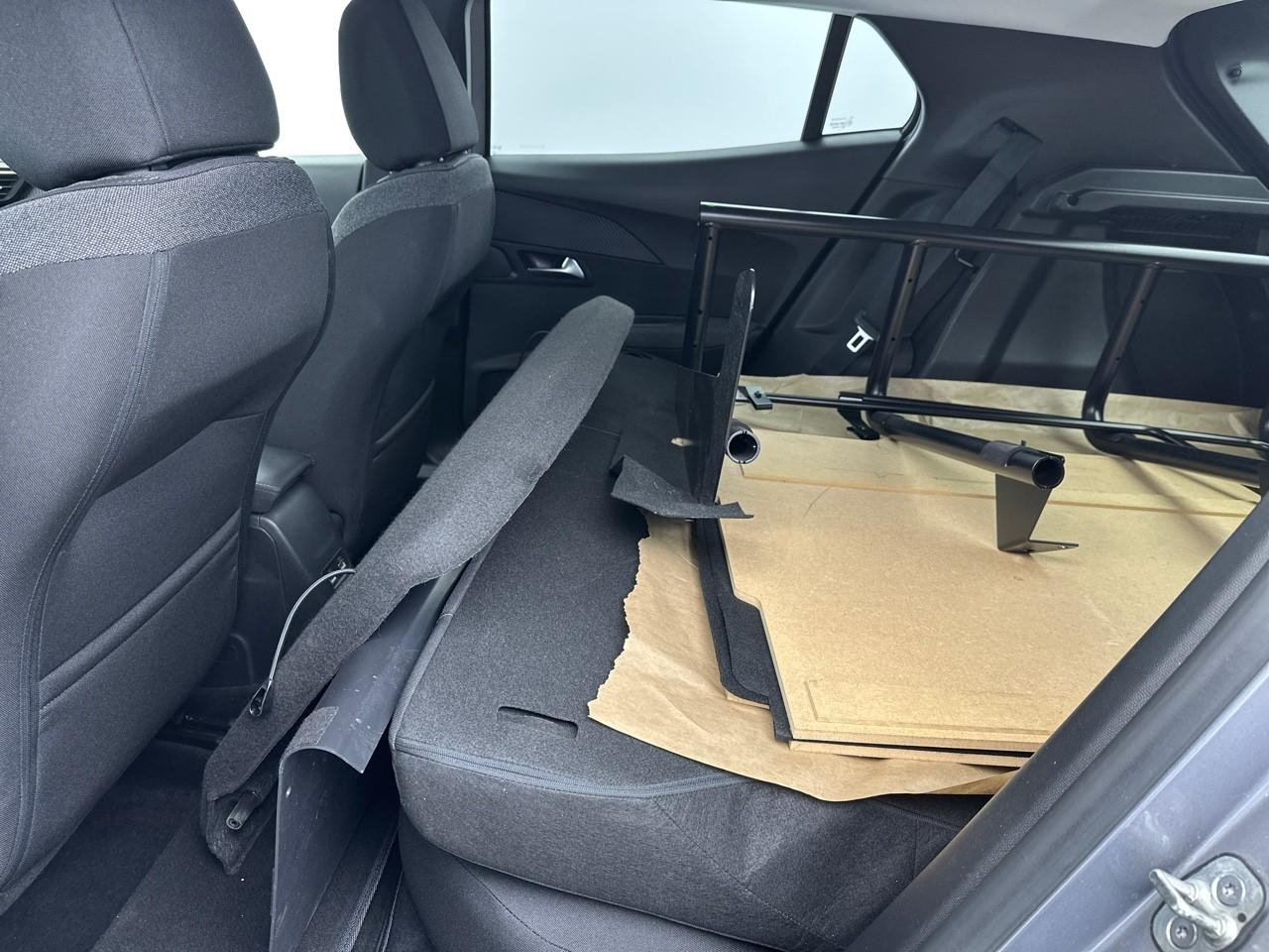 Peugeot 2008 puretech 130 s&s eat8 style — photo 12