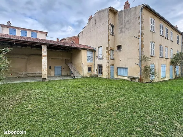 Maison 18 pièces 470 m²