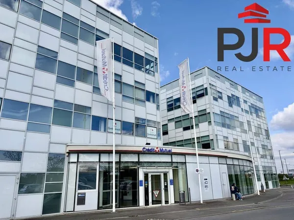 Local commercial 698 m²
