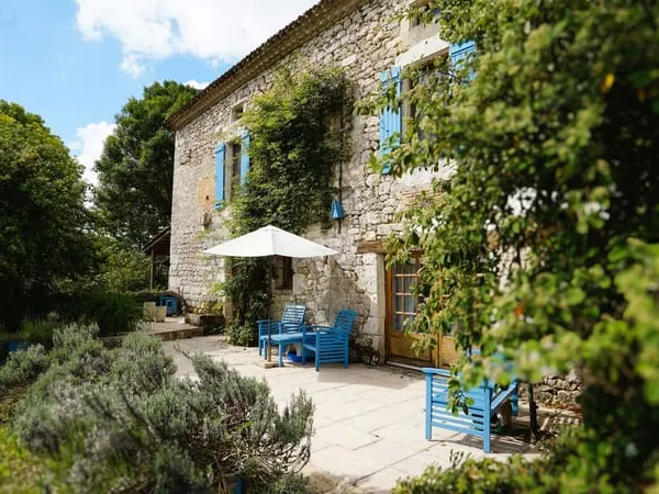 Propriété Équestre De Caractère Avec 5 Hectares, Piscine Couverte Et Dépendances