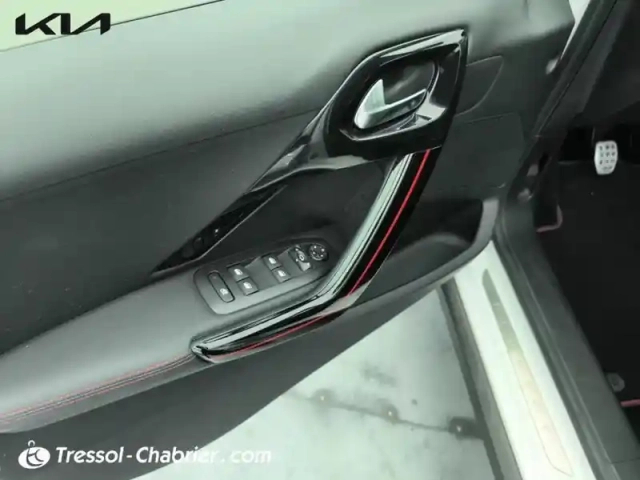 Peugeot 2008 puretech 130ch s&amp;s bvm6 gt line — photo 20