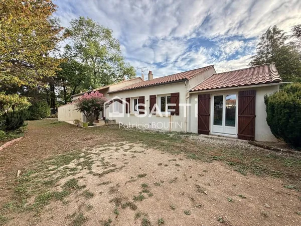 PAVILLON PLAIN PIED 5 CHAMBRES DONT UNE SUITE PARENTALE ET JARDIN A FRESSINES !