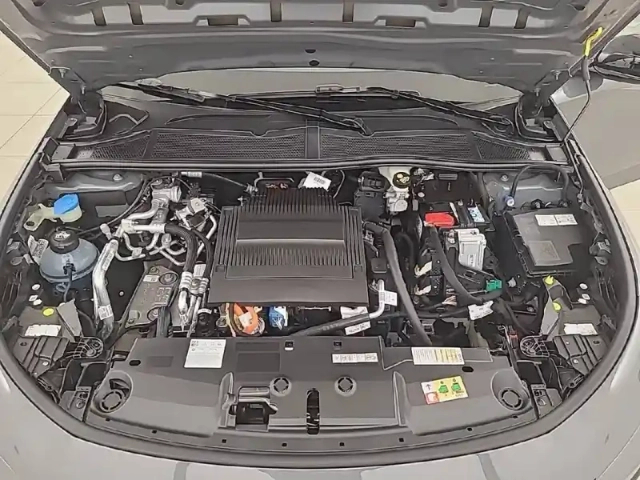 Peugeot 308 electrique 55 kwh 156ch — photo 19