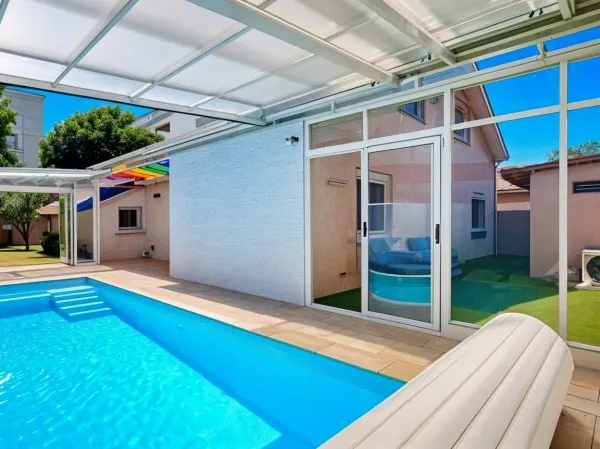 Vends maison familiale avec piscine