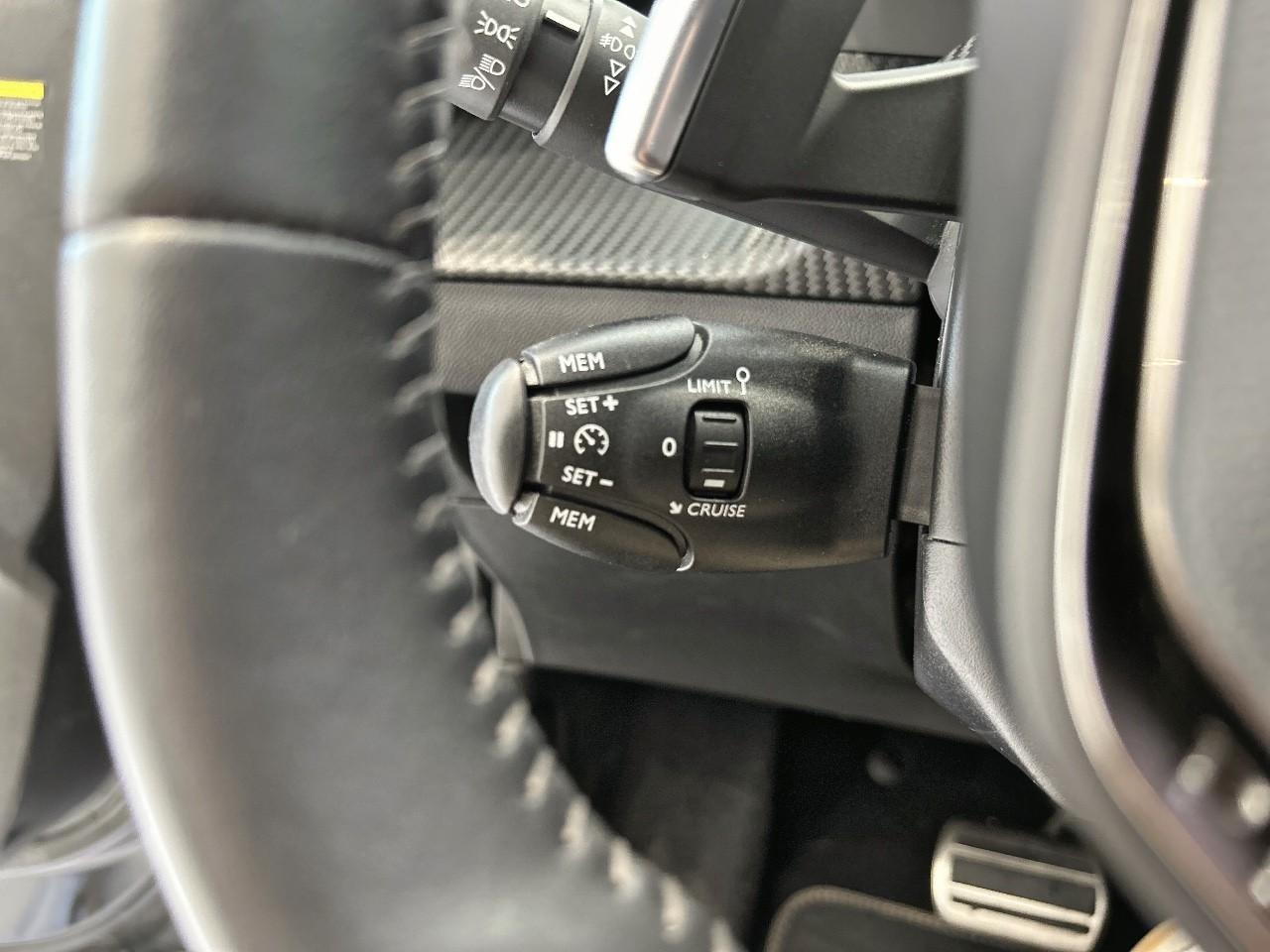 Peugeot 2008 1.2 puretech 130ch s&s roadtrip eat8 — photo 17