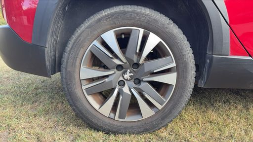 Peugeot 2008 1.2 PureTech 130 - Allure – 2018 – 66477 km – Essence – Boîte Manuelle — photo 42