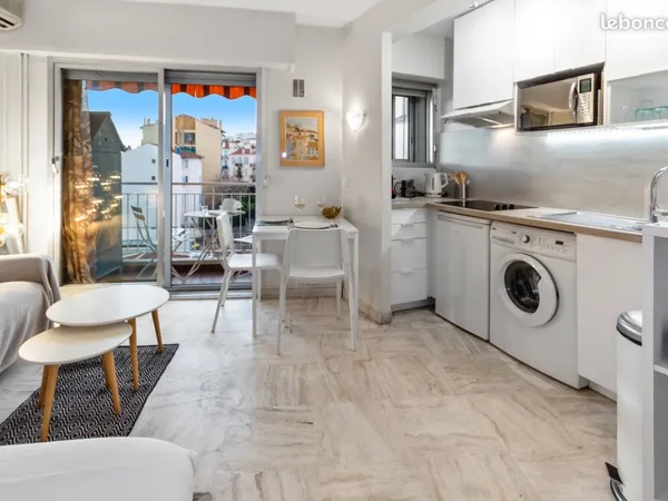 Studio Cannes forville au mois