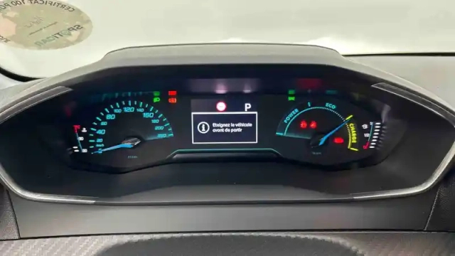 Peugeot 208 hybrid 100 e-dcs6 — photo 30