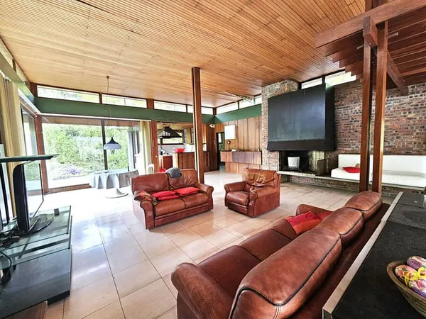 Maison de plain-pied 9 pièces 250 m²