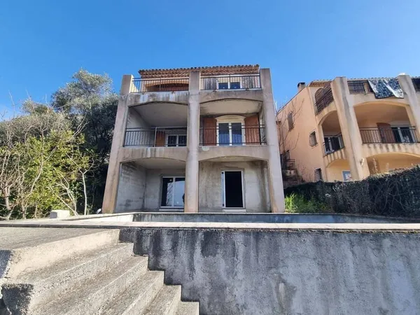 Maison 3 pièces 231 m²