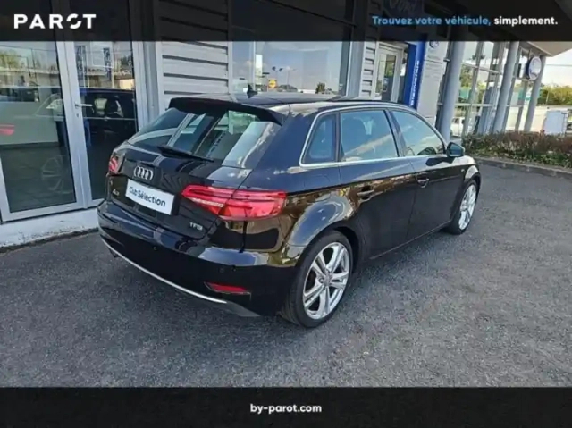 Audi A3 1.5 tfsi 150ch s line s tronic 7 — photo 2