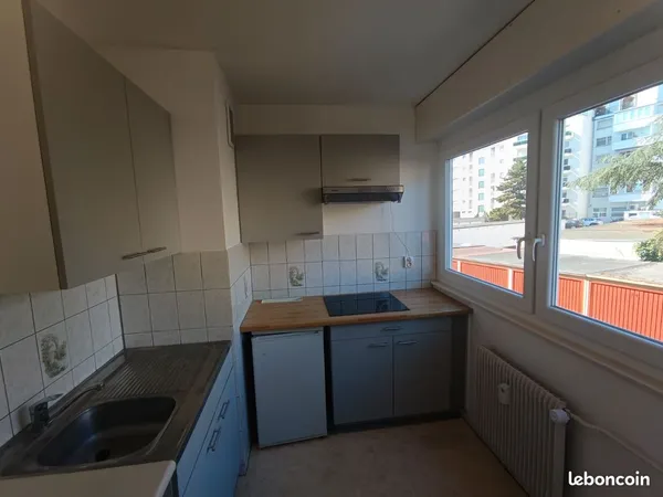 Part loue F1 30 m2 Strasbourg Meinau