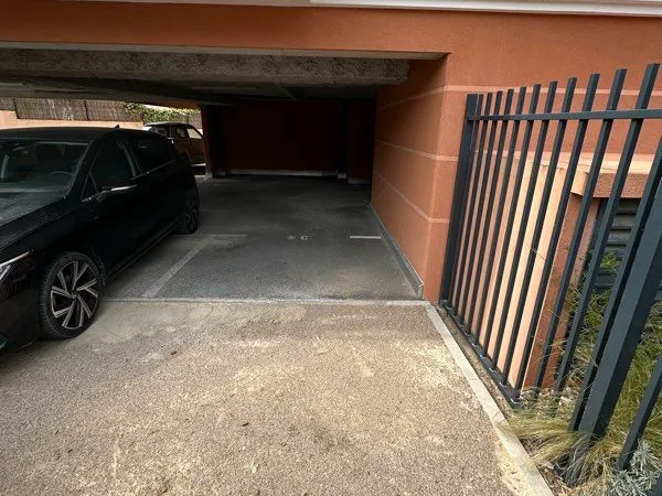 Place parking Quartier Costebelle