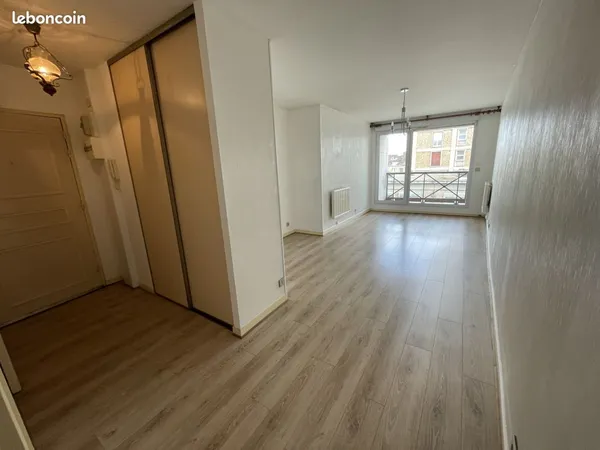 Studio 1 pièce 29 m²
