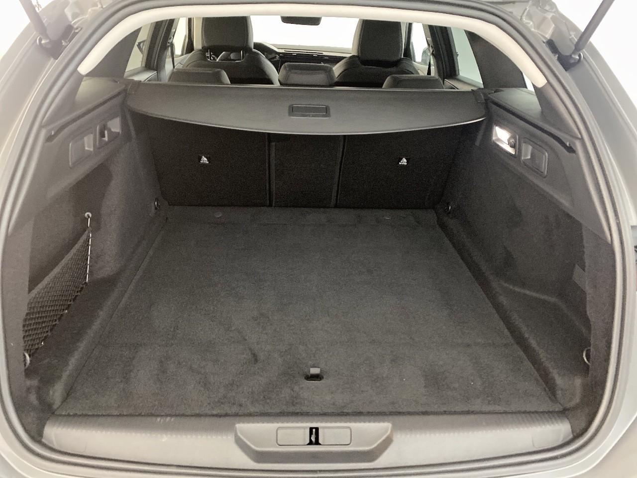 Peugeot 308 sw hybrid 145 e-dcs6 allure — photo 6