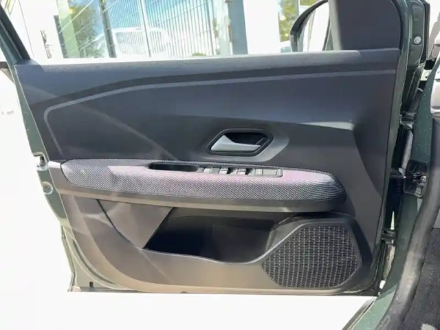 Dacia Sandero eco-g 100 — photo 11