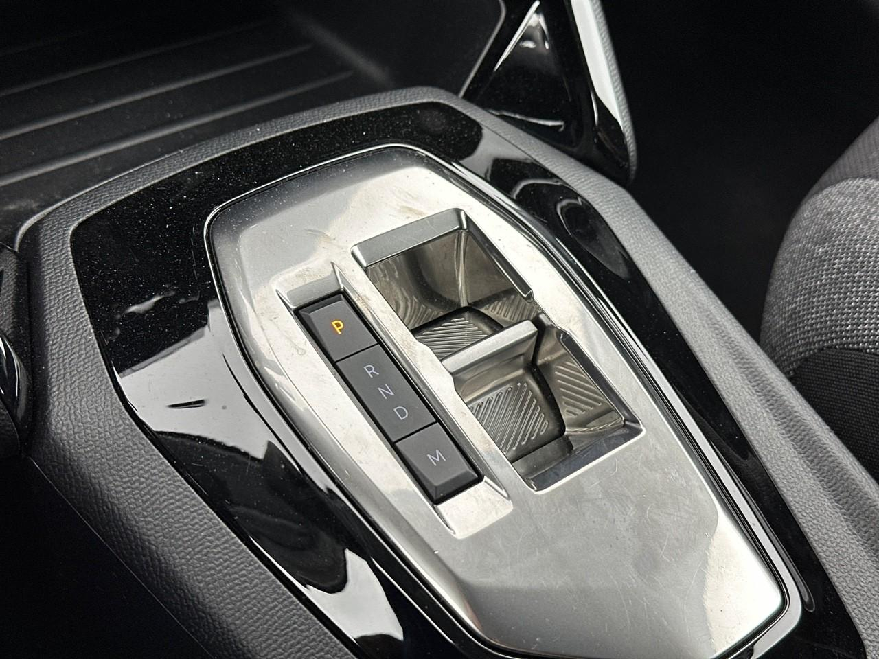 Peugeot 208 puretech 100 s&s eat8 style — photo 29