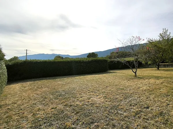 Terrain 425 m²