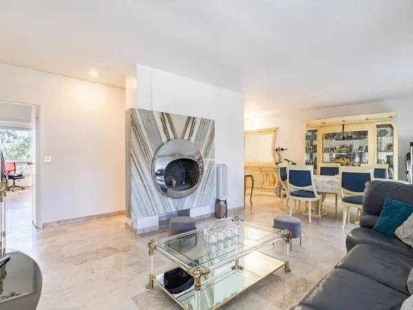 Appartement 6 pièces 141 m²