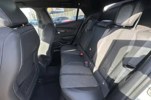 Peugeot 2008 puretech 130 s&amp;s eat8 — photo 13