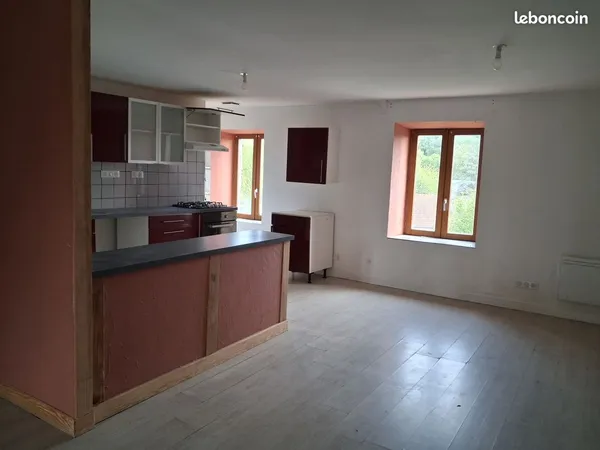 Apparemment 100m2 avec terrain
