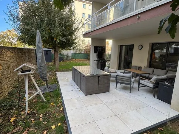 F3 71m² rénové avec terrasse 30m², jardin privatif 165m² et garage fermé à 5 min de la gare de Metz
