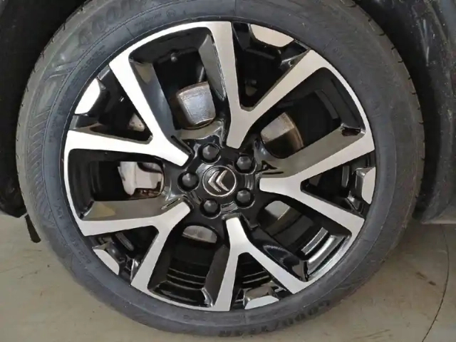 Citroën C5 Aircross hybride rechargeable 225 s&amp;s e-eat8 — photo 81