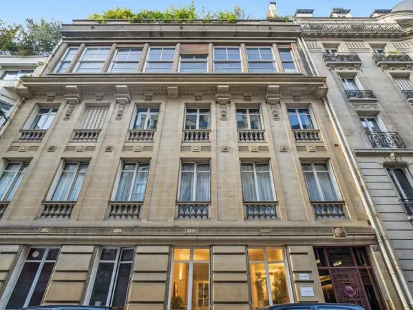 Bureaux 372 m²